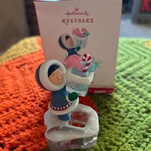 Hallmark Keepsake Ornament “Frosty Friends” 2015